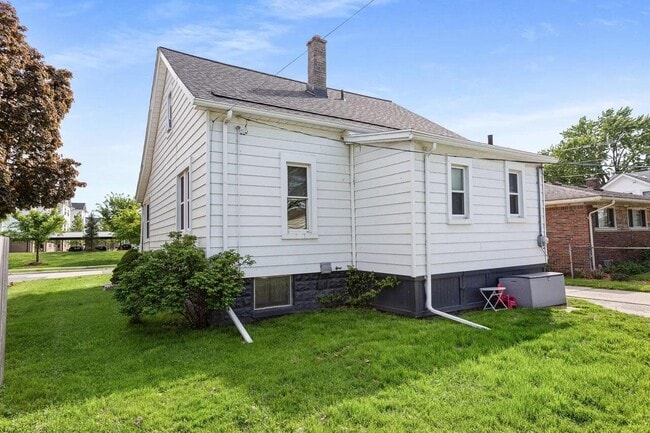 Foto del edificio - 22713 Lanse St