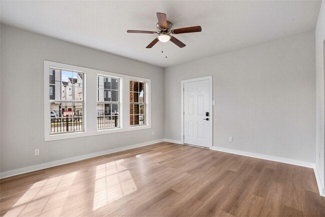 Foto del edificio - 1115 Hogan St