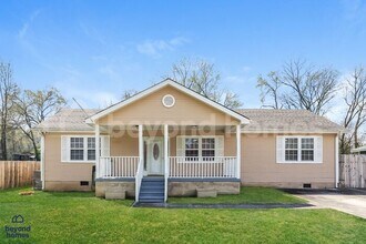 Building Photo - 120 Passons Rd