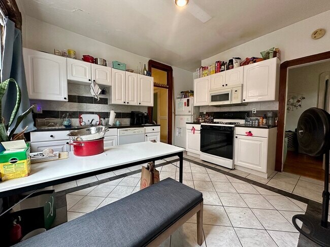 Foto del edificio - 4 Litchfield St