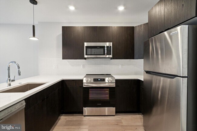 Foto del edificio - 3449 Scotts Ln