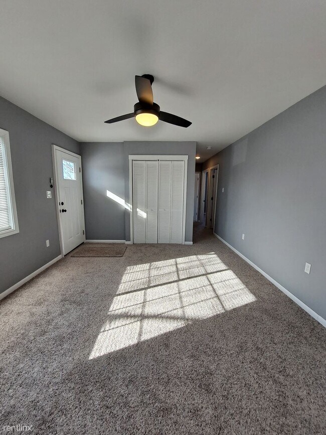 Building Photo - 4 br, 1 bath House - 843 Donora Dr
