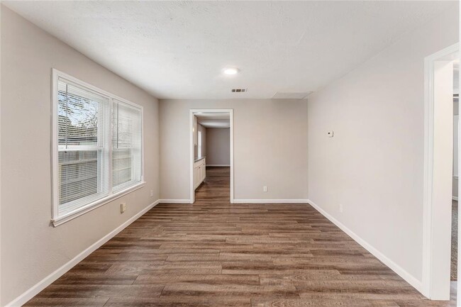 Building Photo - 3722 Seabrook St