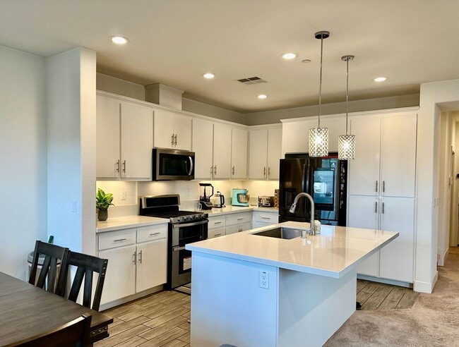 Foto del edificio - 15509 Monterey Rd
