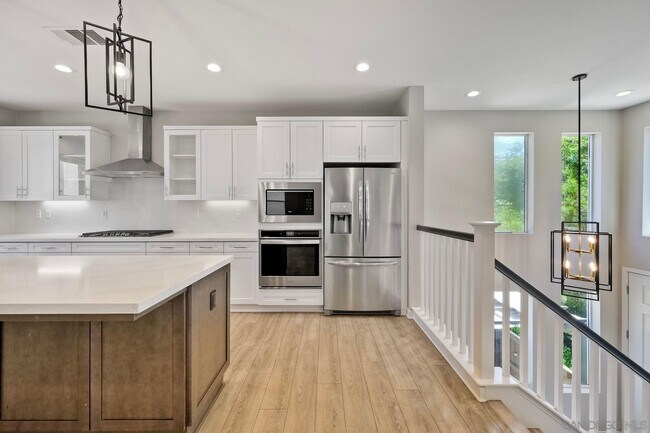 Building Photo - 16242 Camden Cir