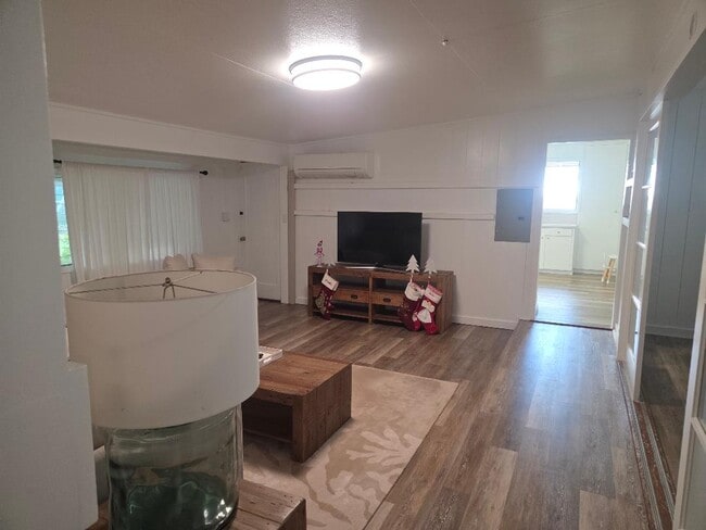 Photo - 819 Hind Iuka Dr House