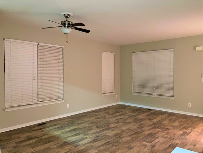 Living Room - 4301 Normandy Ct