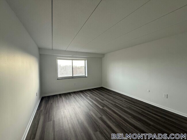 Foto del edificio - 53 Hill Rd