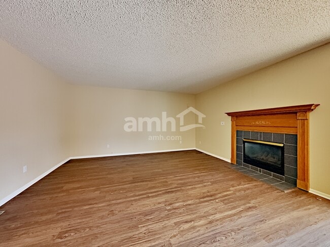 Foto del edificio - 13373 Mariposa Ct