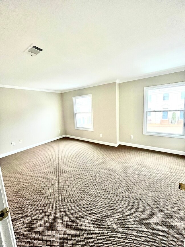 Building Photo - 3431 Golf Club Ln