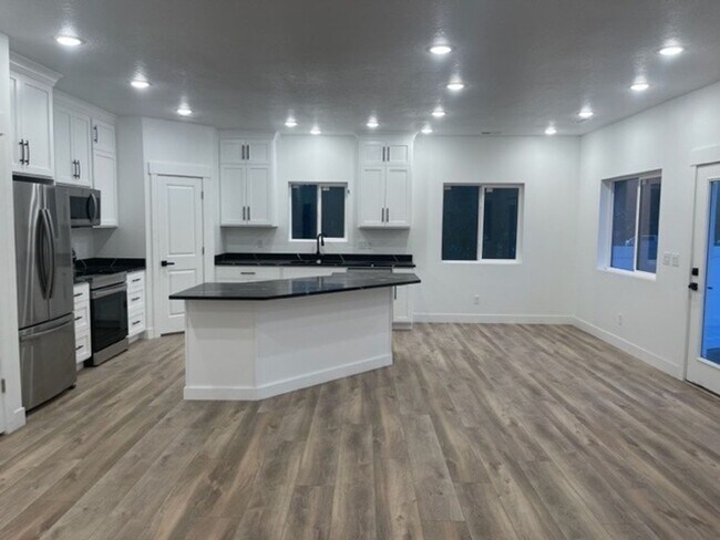 Building Photo - New Home for Rent