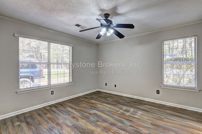 Building Photo - 100 S Fairfield Dr