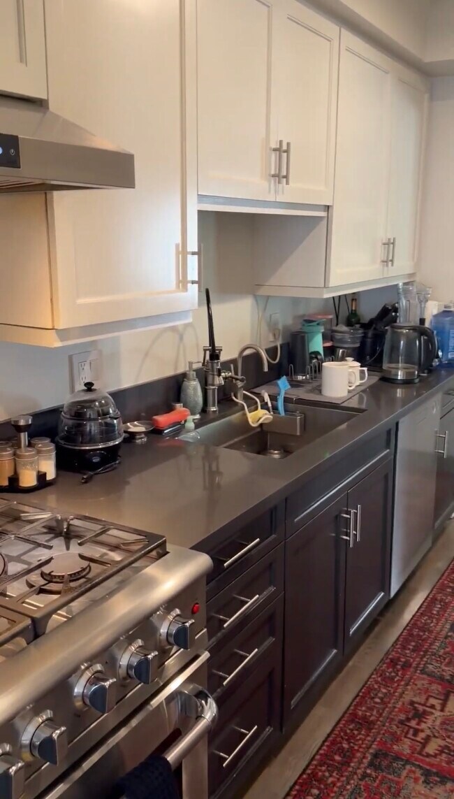 Foto del edificio - 1328 Londonderry View Dr