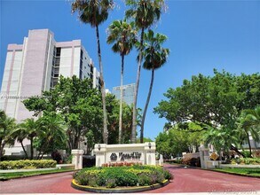 Building Photo - 17021 N Bay Rd