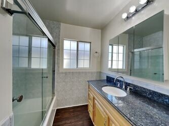 Foto principal - 22545 Covello St