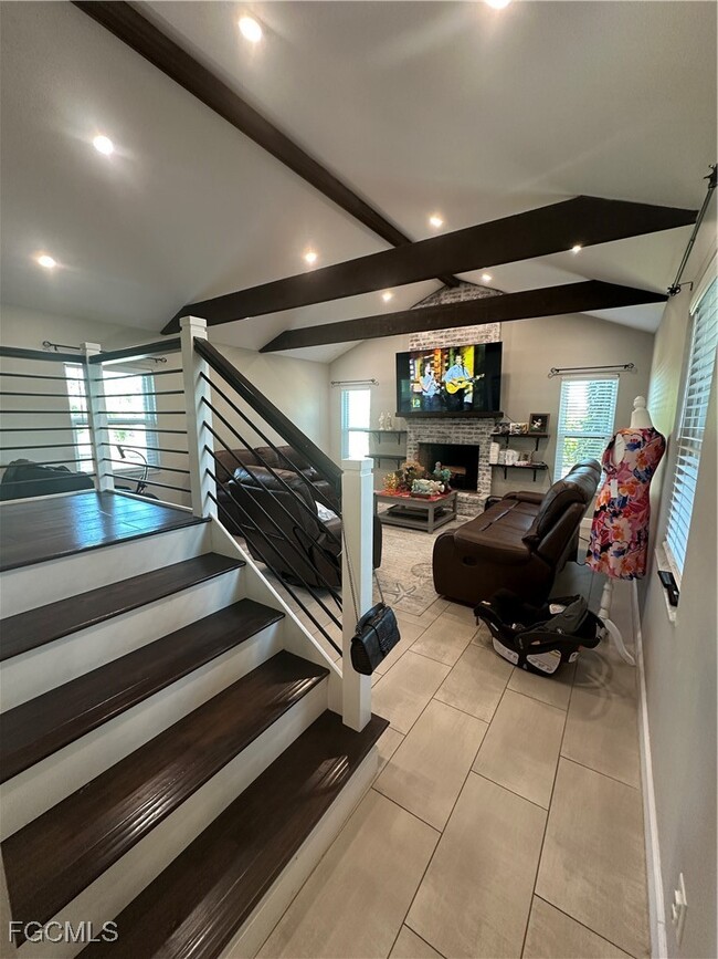 Building Photo - 2330 SE 8th Terrace