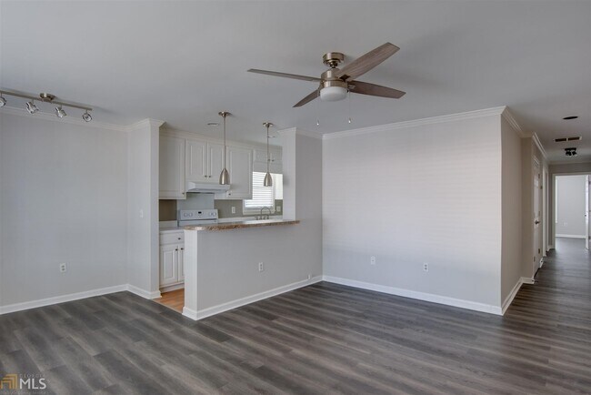 Building Photo - 2071 Defoors Ferry Rd NW