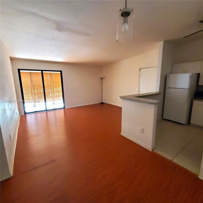 Foto del edificio - 9729 Hammocks Blvd