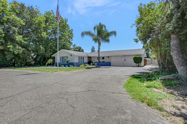 Foto del edificio - Modern Country Retreat on Half Acre in Gridley 3+ Bedrooms