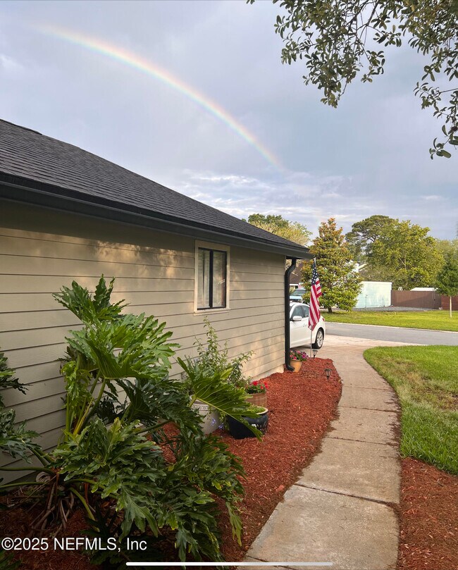 Foto del edificio - 1809 Kings Way