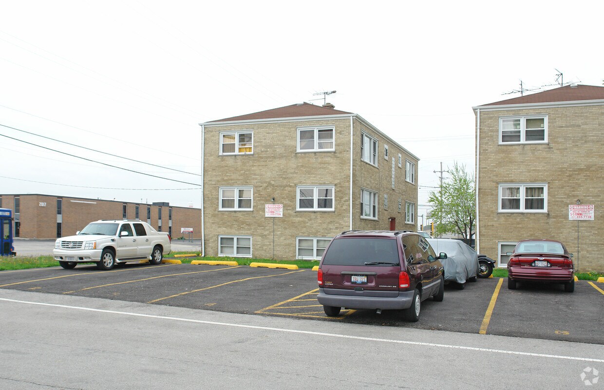 Building Photo - 9601 W McLean Ave