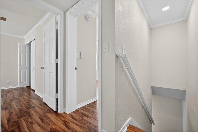 Building Photo - 1221 Cedar Post Ln