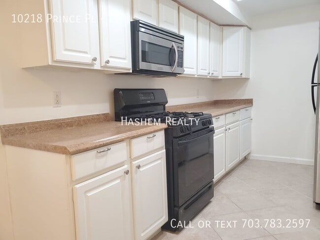 Building Photo - This stunning and move-in ready 3-bedroom,...