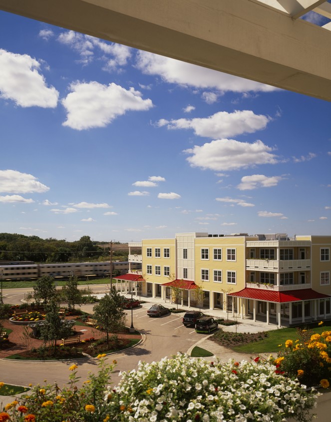 Primary Photo - Station Square at Prairie Crossing