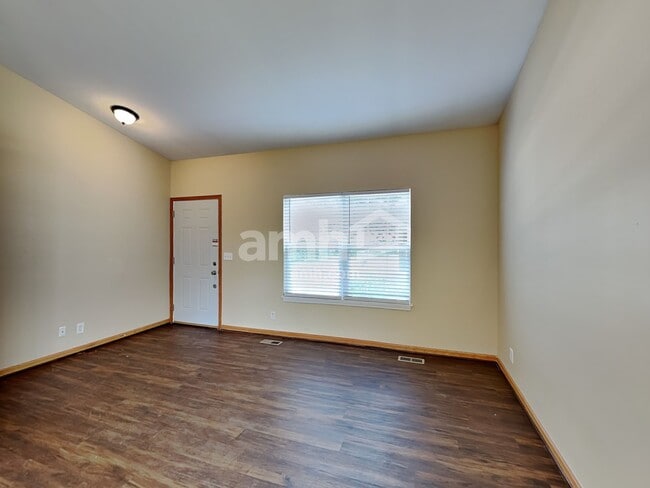 Building Photo - 14151 S Napa Cir
