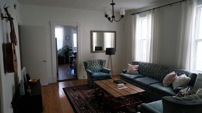 Foto del edificio - 1682 N Franklin Pl