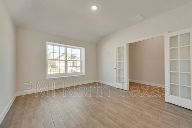 Building Photo - 505 Portina Dr