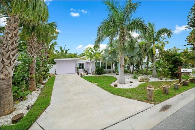 Foto del edificio - 1210 Bay Palm Blvd