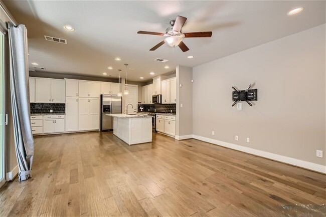 Building Photo - 206 Ridgecrest, UNIT