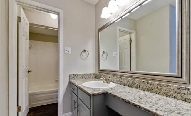 Building Photo - 2 bedroom in Arlington TX 76006