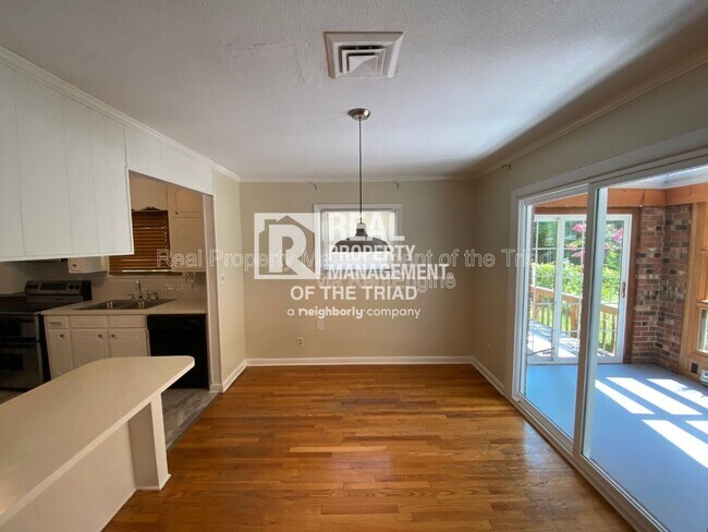 Foto del edificio - 926 Hilltop Blvd