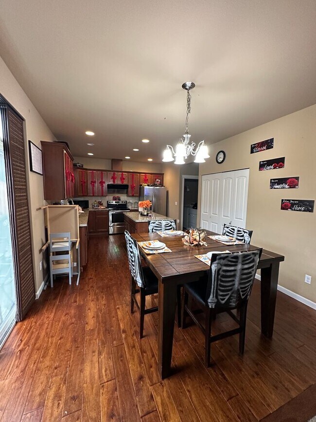 Building Photo - 1435 Farina Lp SE