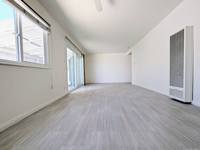 Living Room - 4138 Redondo Beach Blvd Apartments