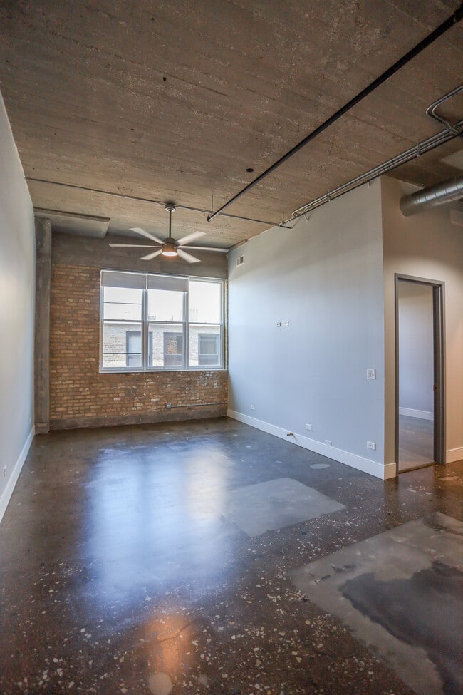 Foto del edificio - 4050 N Hermitage Ave