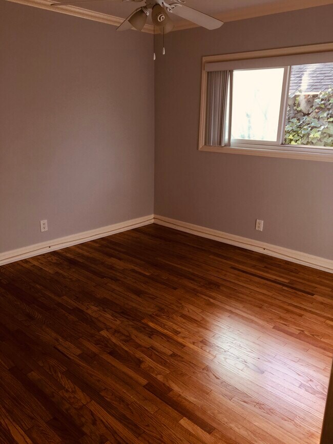 Foto del edificio - 1009-1013 N. Marguerita Ave. LLC