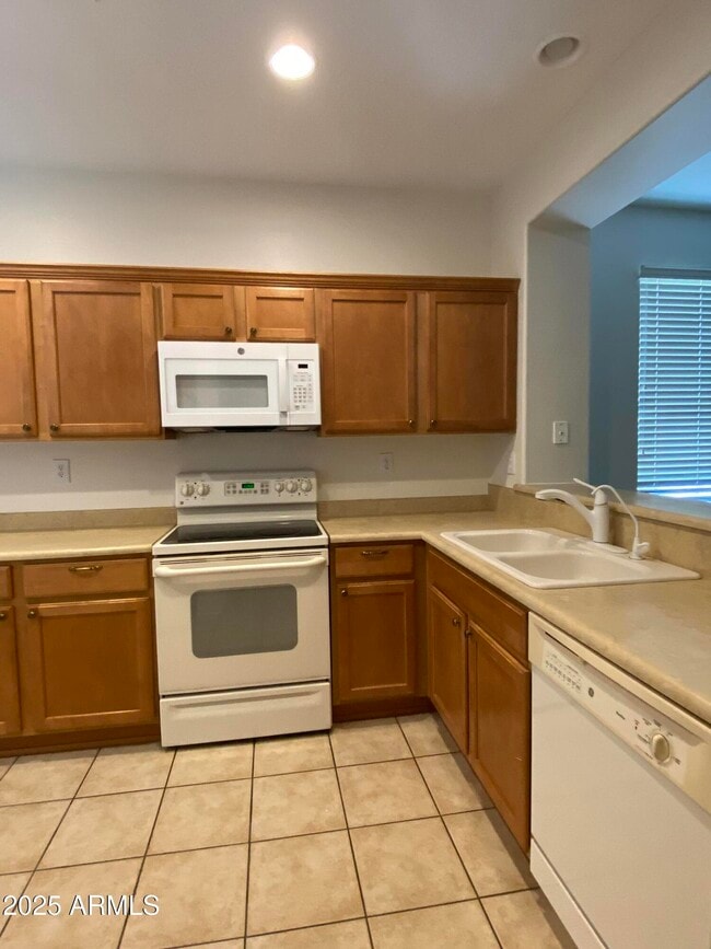 Building Photo - 2442 W Patagonia Way