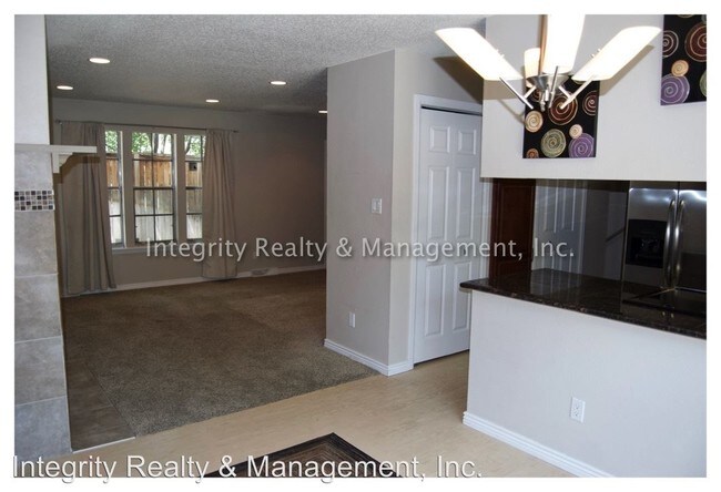 Building Photo - 2 br, 3 bath House - 1997 S Oakland Way