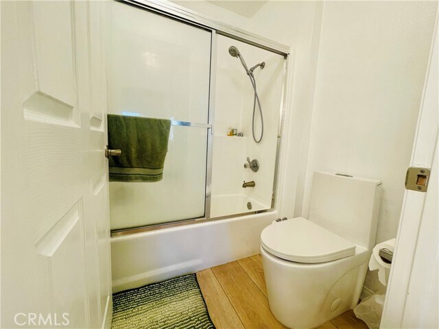 Foto del edificio - 5565 Canoga Ave