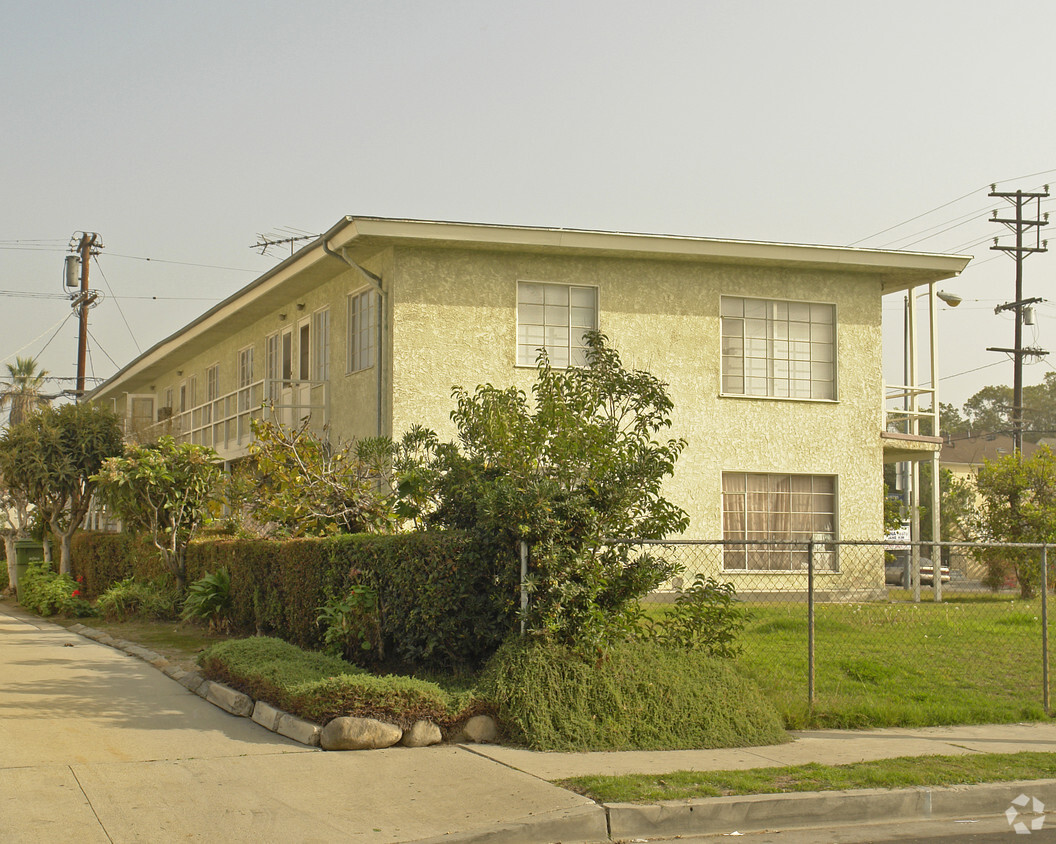 Building Photo - 2493 Venice Blvd
