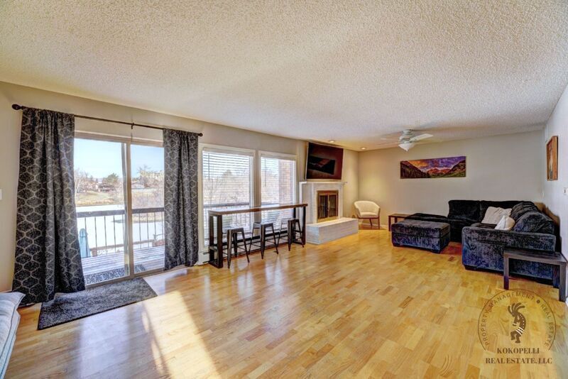 Primary Photo - 1020 Lakeside Ct