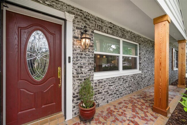 Building Photo - 1003 Mandalay Dr