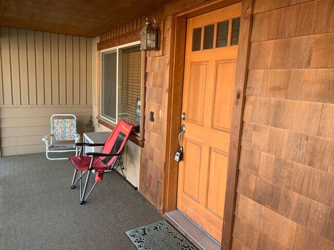 Building Photo - Studio Apartment- Bayview