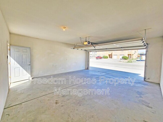 Foto del edificio - 1430 Star Rd