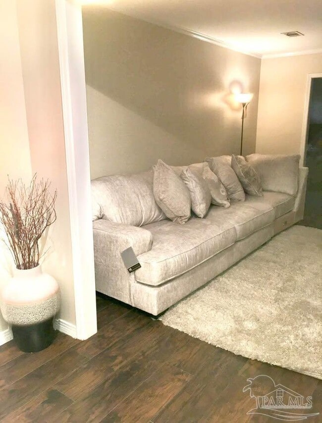 Foto del edificio - 5705 Admiral Doyle Rd