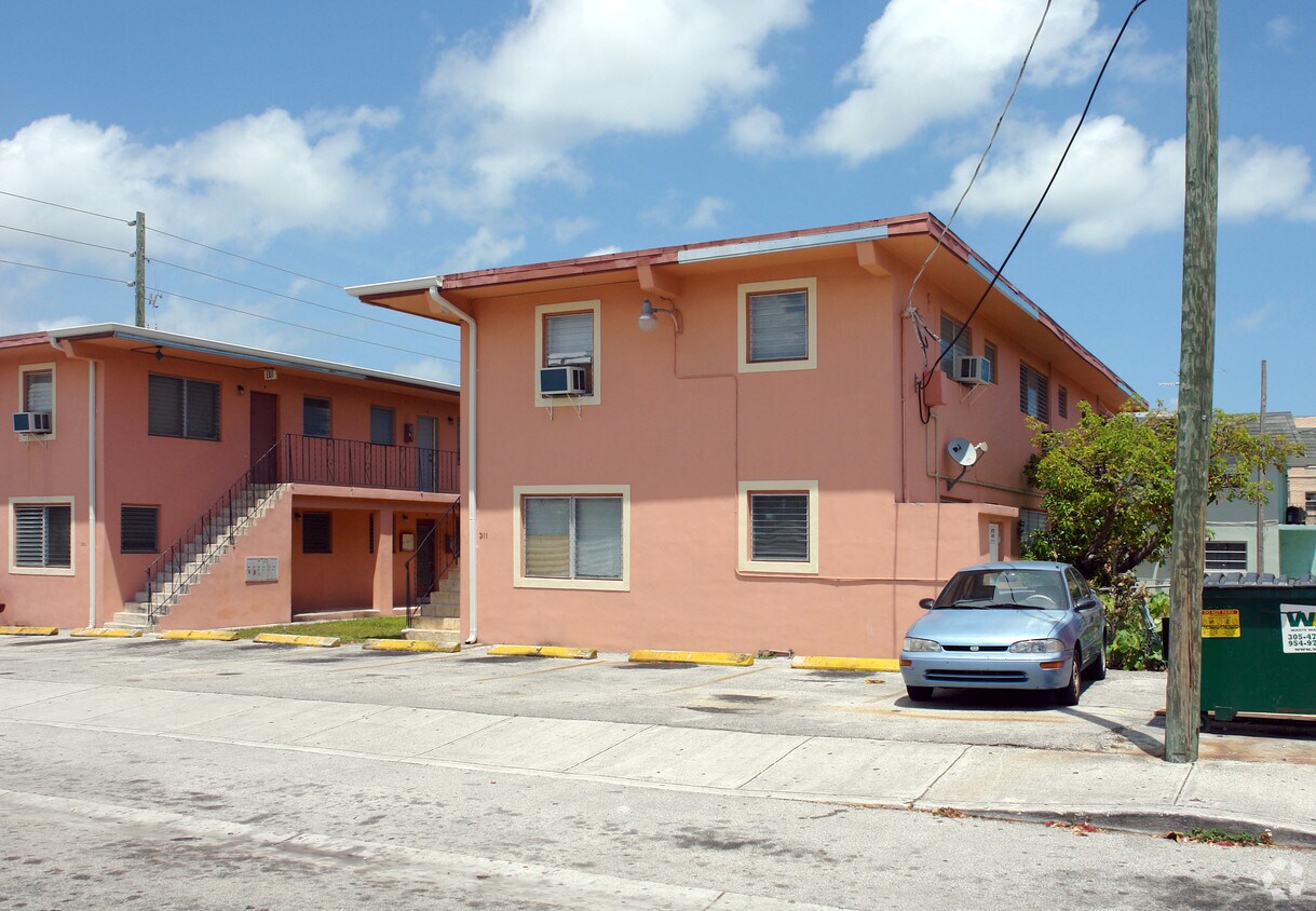 Primary Photo - 301 SW 11th Ave