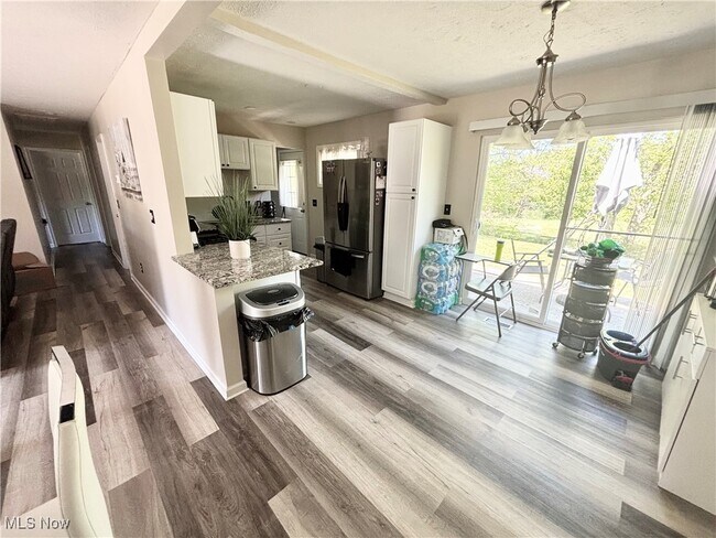 Foto del edificio - 794 Robinhood Dr